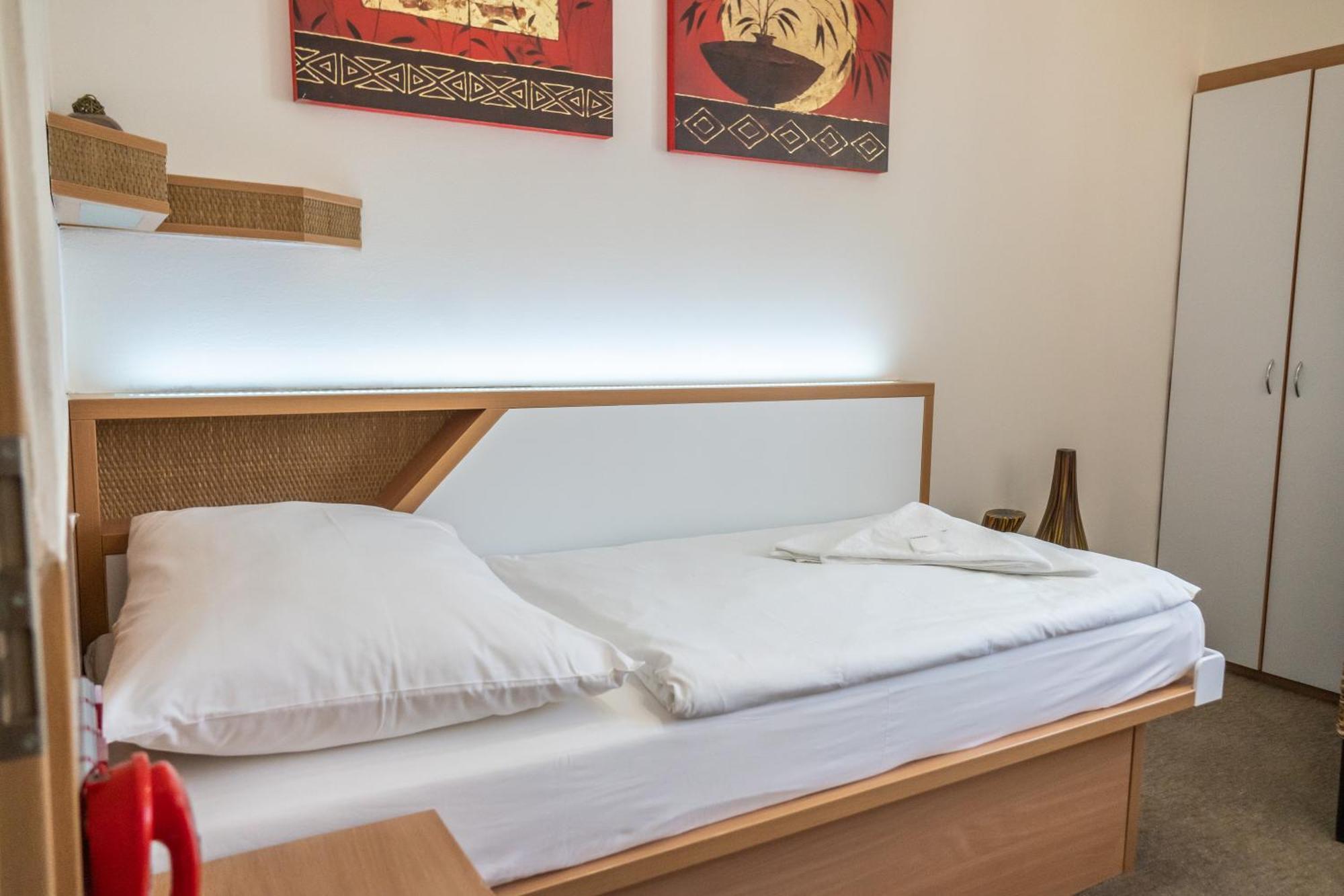 Hotel Plzen Bagian luar foto