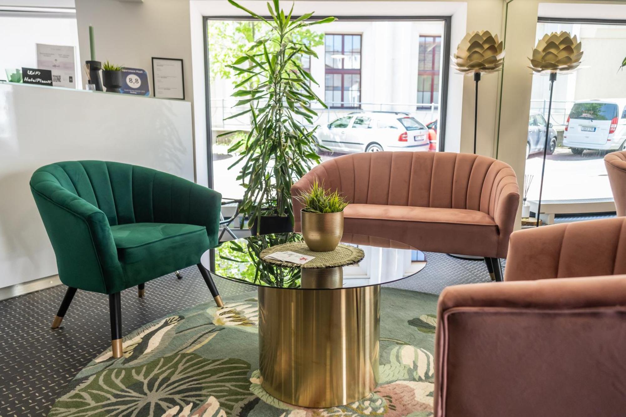 Hotel Plzen Bagian luar foto