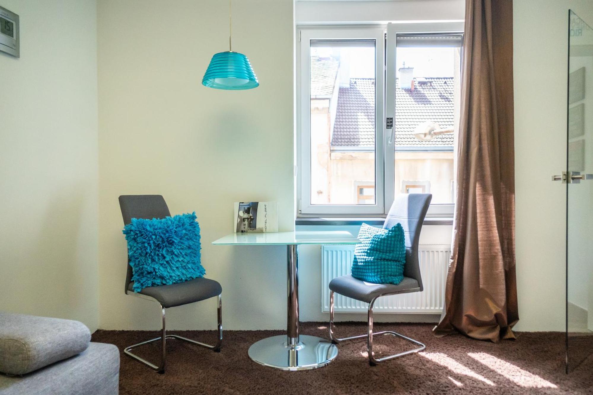 Hotel Plzen Bagian luar foto