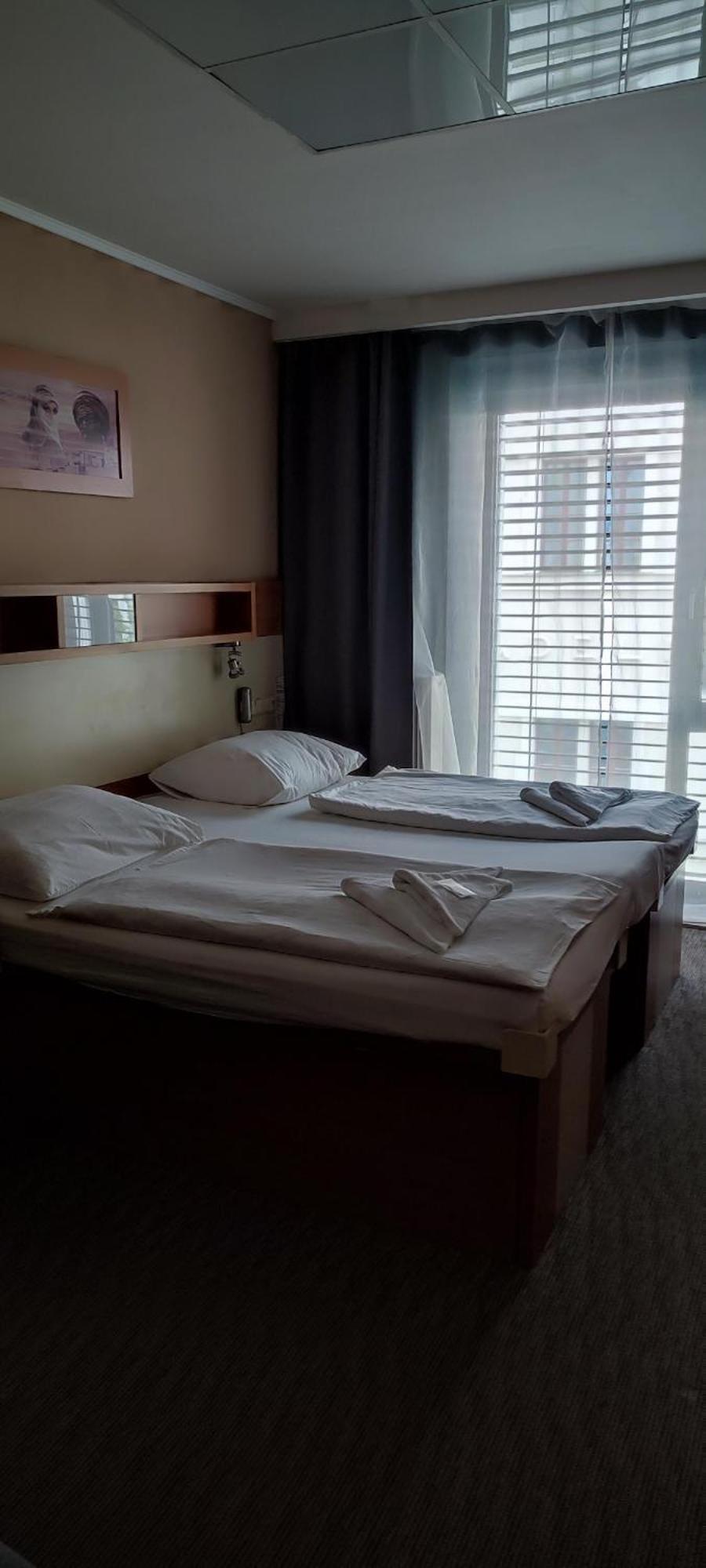 Hotel Plzen Bagian luar foto
